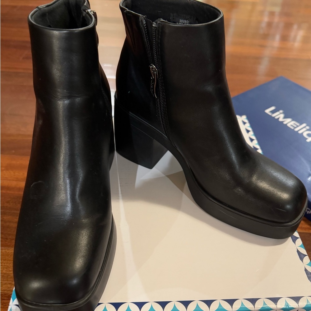 Melody Black platform boot - Size 8M by Limelight